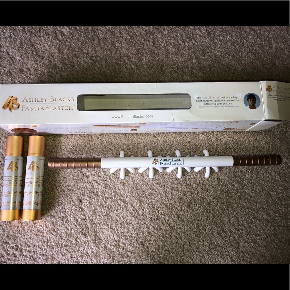 Ashley Black FasciaBlaster and Bonus oils